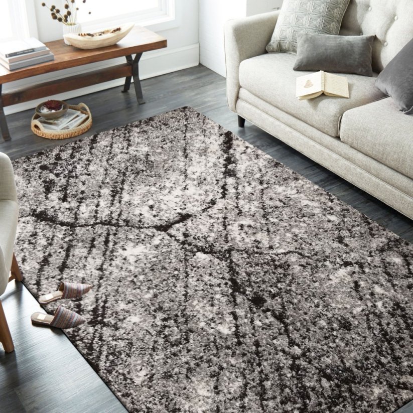 Стилен кафяв килим с мотив, напомнящ мрамор - Размерът на килима: Ширина: 120 см | Дължина: 170 см