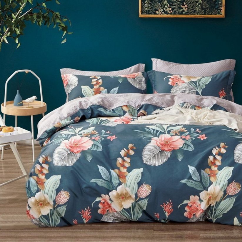 romantické tmavomodré posteľné obliečky s kvetmi