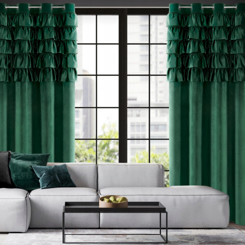 Perdea elegantă din catifea decorată cu volane - verde smarald Lățime: 140 cm | Lungime: 250 cm