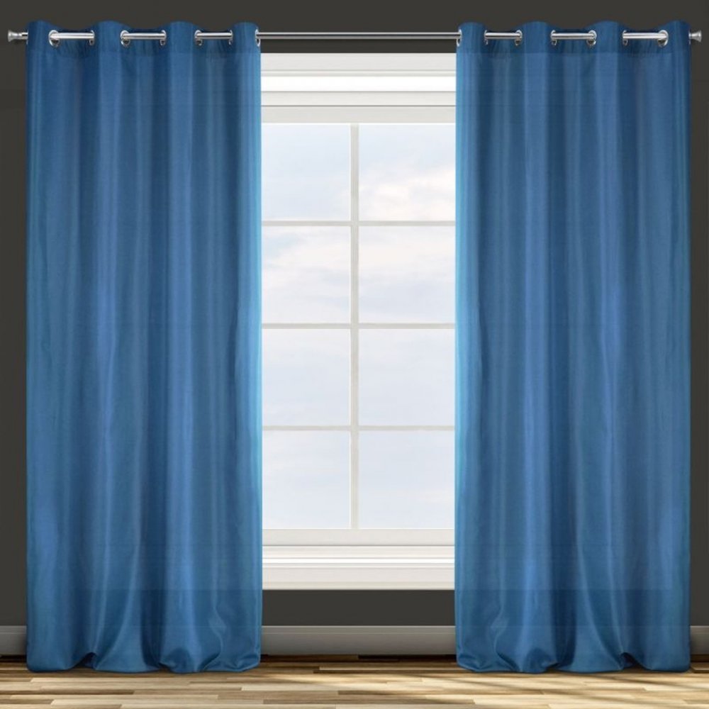 Hotovýzávesvmodrejfarbedospálne