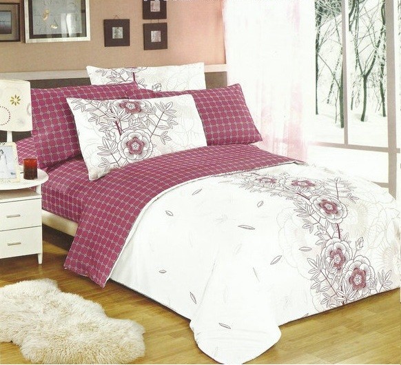 Bavlněný povlak na postel bílé barvy s červeným károvaným motivem a květinami