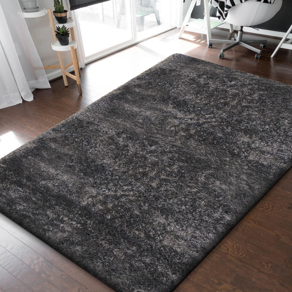 Gyönyörű bozontos szőnyeg divatos sötétszürke színben Lățime: 160 cm | Lungime: 220 cm