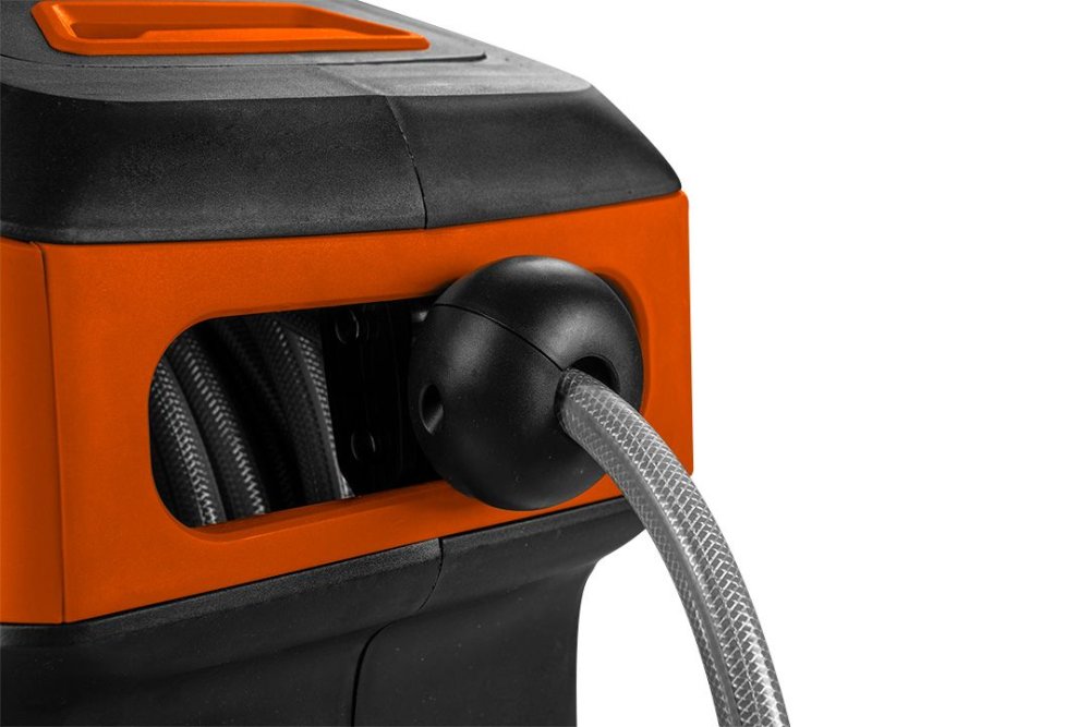 Tambur autoretractabil cu furtun de grădină