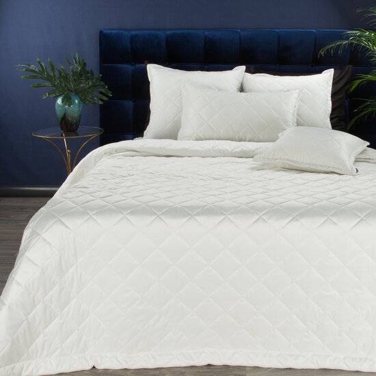 Fényes fehér bársonyból készült ágytakaró Szélesség: 220 cm | Hossz: 240 cm