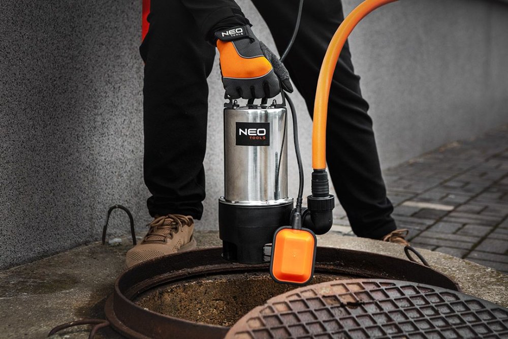 Pompă submersibilă pentru apă murdară 04-735 cu flotor - 17 000 l/h