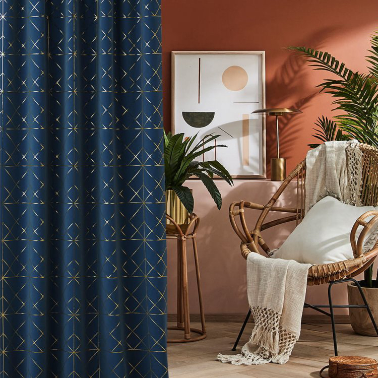 Draperie de lux cu rejansă, într-o combinaţie minunată de culoare albastru granat şi auriu 140 x 260 cm