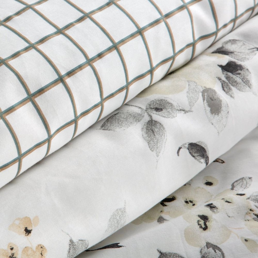 Cearșafuri reversibile din bumbac sateen - alb cu imprimeu floral 3 părți: 1 buc 160x200 + 2 buc 70x80