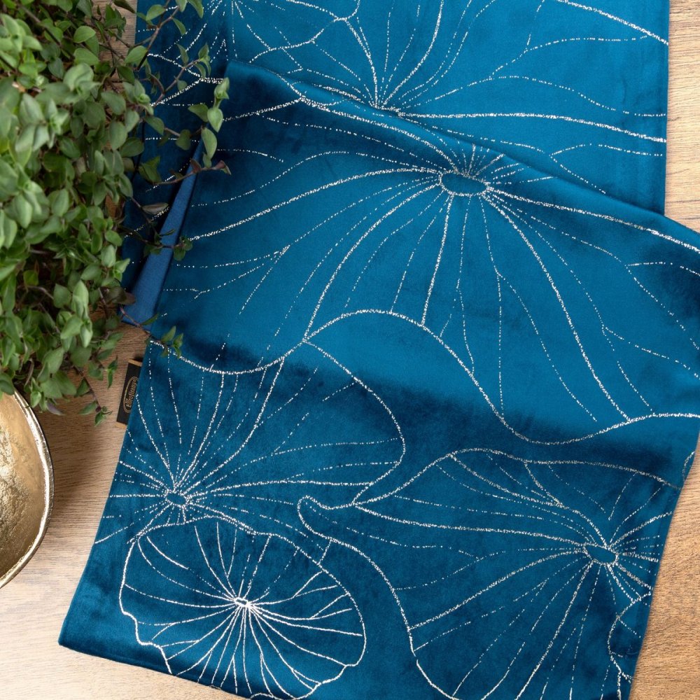 Traversa pentru masa centrală din catifea albastră cu imprimeu floral Lățime: 35 cm | Lungime: 220 cm