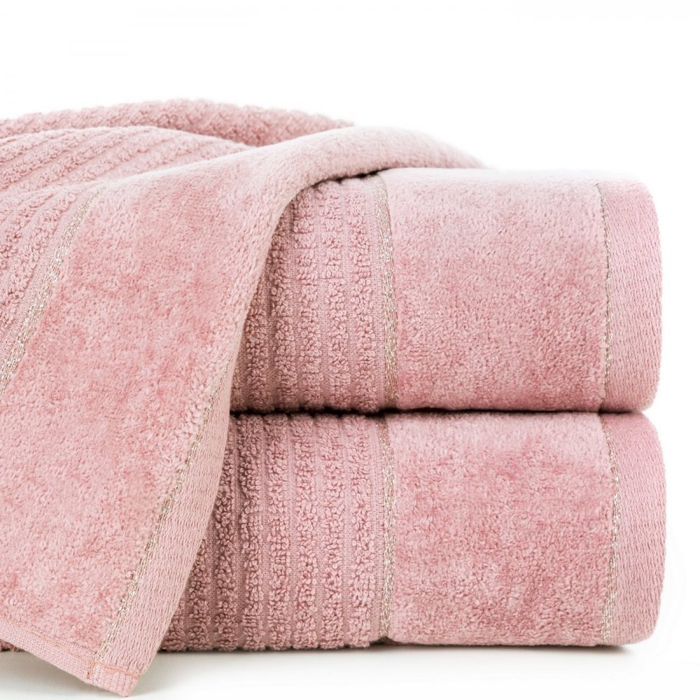 Prosop de bumbac GLORY în culoare roz, cu margine velur și fir lucios Lățime: 50 cm | Lungime: 90 cm