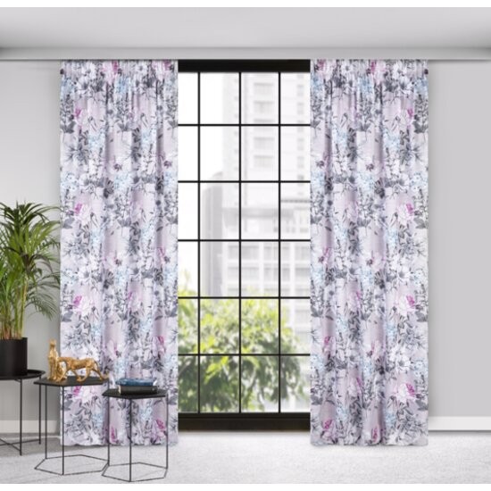 Kvetovanýzávesfialovejfarbysozavesenímnariasiacupásku140x270cm