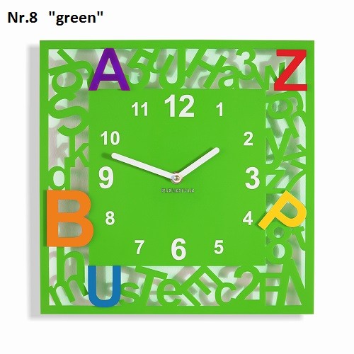 Čtvercové dětské hodiny s písmenky Zelená