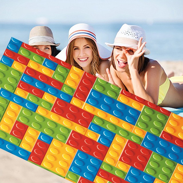 Prosop de plajă colorat cu model de cărămizi LEGO 100 x 180 cm