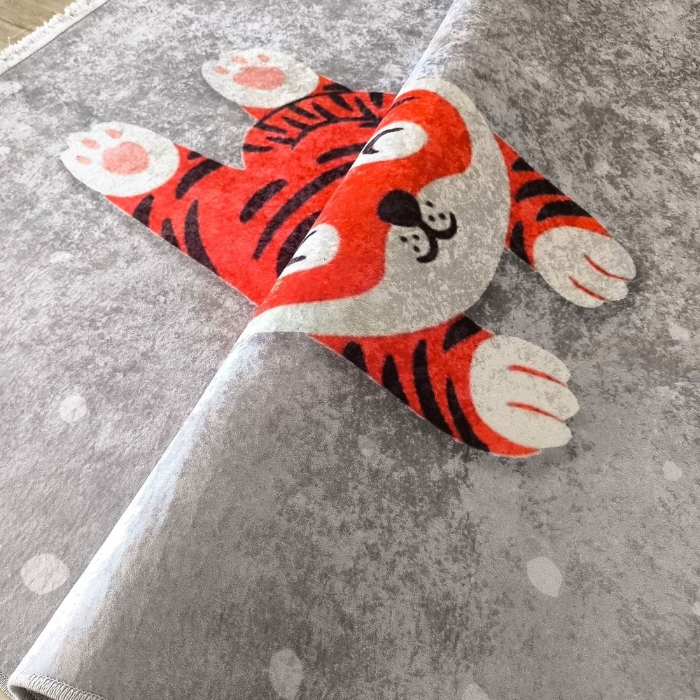 Covor pentru camera copiilor - gri cu tigru Lăţime: 160 cm | Lungime: 220 cm