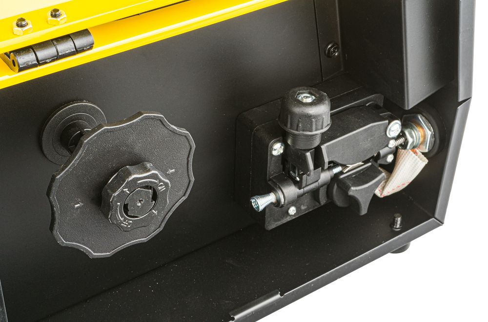 Invertorová zváračka MIG/MMA/TIG 160 A s LCD displejom