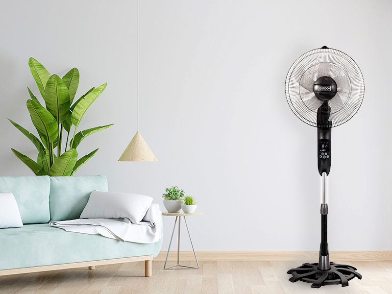 Stojanový ventilátor s výkonem 70W 135 cm