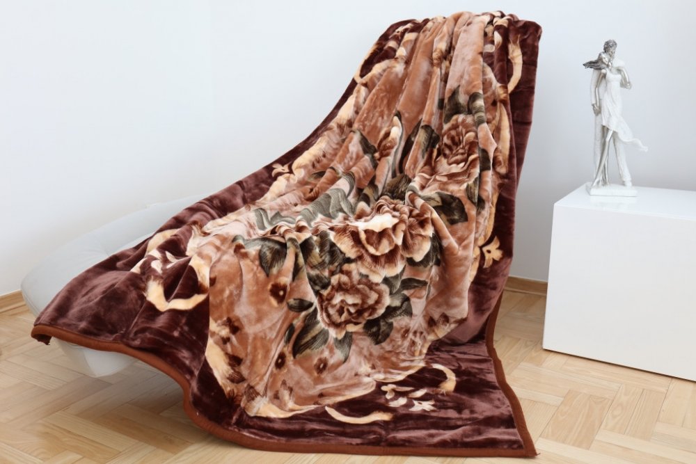 Teplá deka s květinami hnědé barvy Šířka: 160 cm | Délka: 210 cm