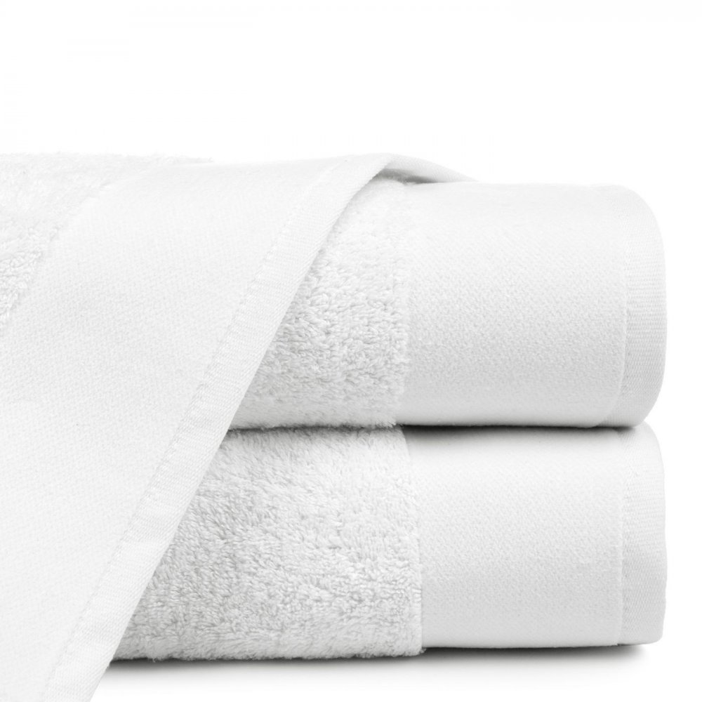 HladkýuterákJULITAvbielejfarbesjemnýmdetailomnaokrajiŠírka:50cm|Dĺžka:90cm