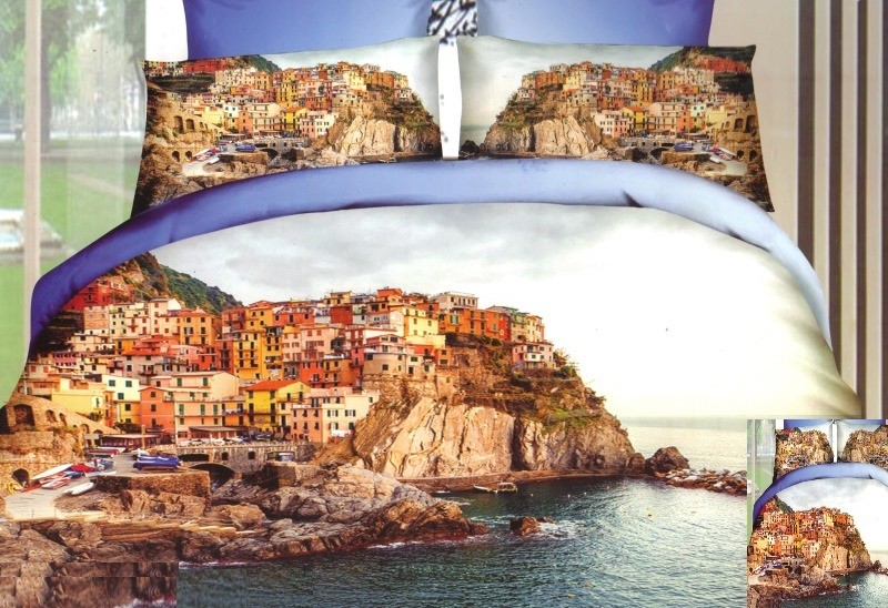 Povlečení na postel s italským pobřežním městečkem na Ligurském pobřeží