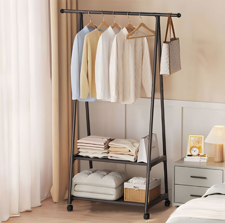 Čiernykovovýstojanovývešiaknaoblečeniespolicamiakolieskami70752čierna