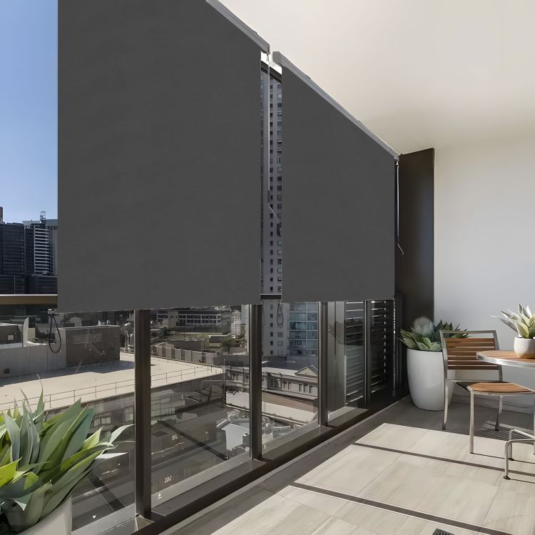 Vertikálnabalkónovámarkíza171x240cm–tieniacaroletanabalkónaterasu,sivá