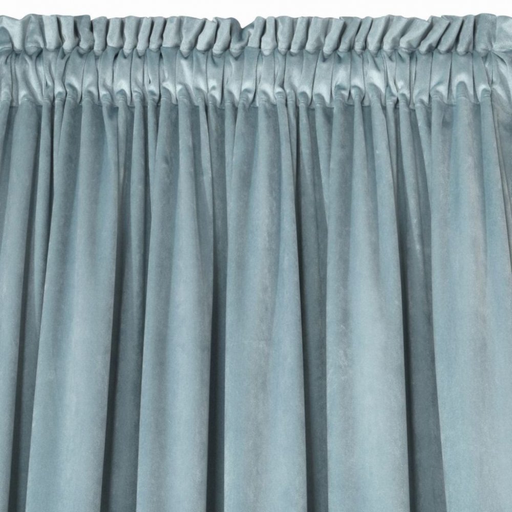 Draperie de catifea albastru deschis, cu agățare pe bandă încrețită 140 x 270 cm