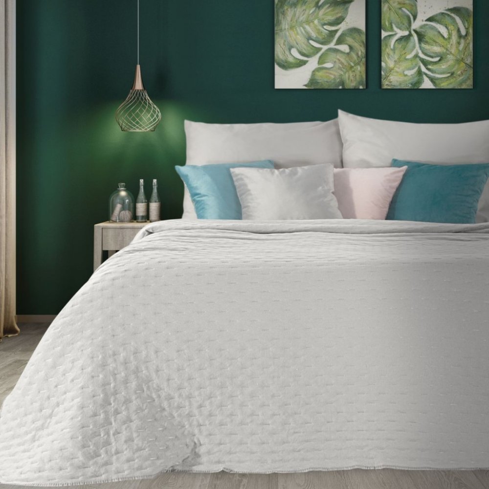 Bílý dekorační přehoz na postel s prošíváním Šířka: 170 cm | Délka: 210 cm